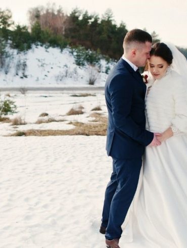 Okrycia dla panien młodych – jak nie zmarznąć w zimie?